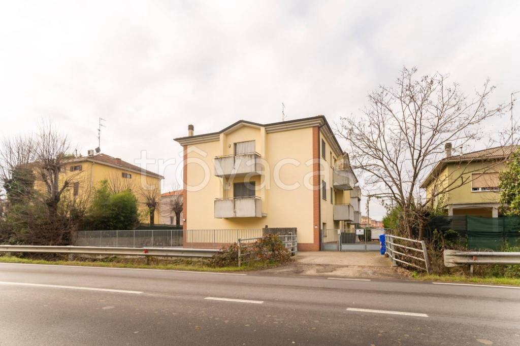 appartamento in vendita a Montechiarugolo in zona Basilicanova