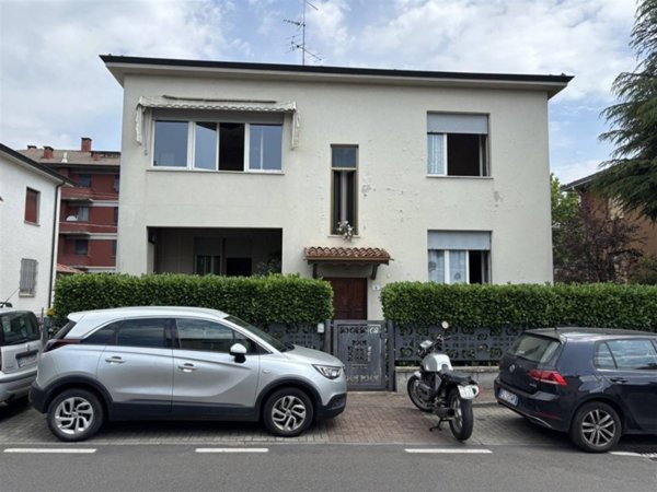 casa indipendente in vendita a Montechiarugolo in zona Monticelli Terme