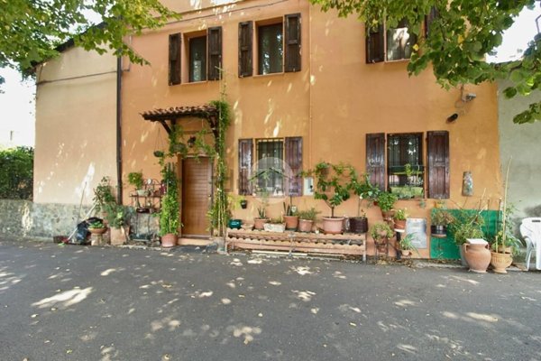 appartamento in vendita a Montechiarugolo in zona Tortiano