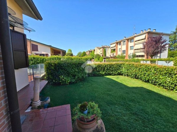 appartamento in vendita a Montechiarugolo in zona Monticelli Terme