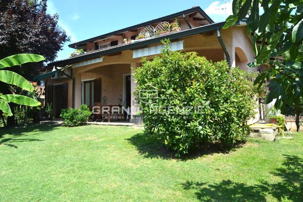 casa indipendente in vendita a Montechiarugolo