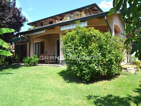 casa indipendente in vendita a Montechiarugolo in zona Basilicanova