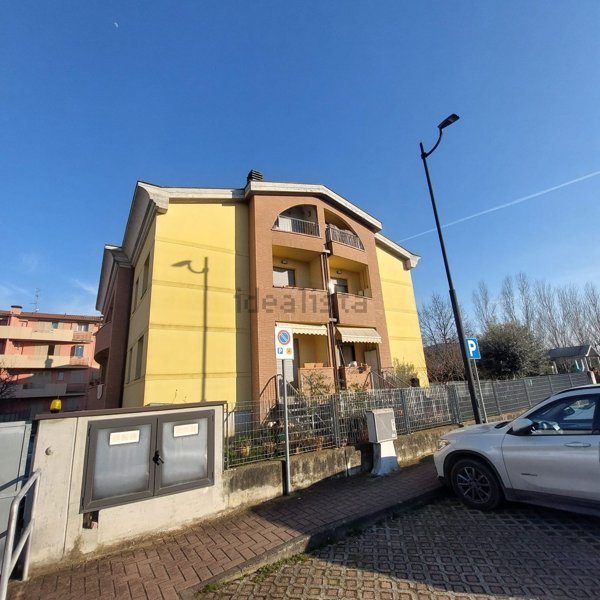 appartamento in vendita a Montechiarugolo in zona Basilicanova