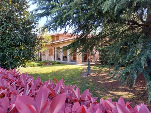 casa indipendente in vendita a Montechiarugolo in zona La Fratta