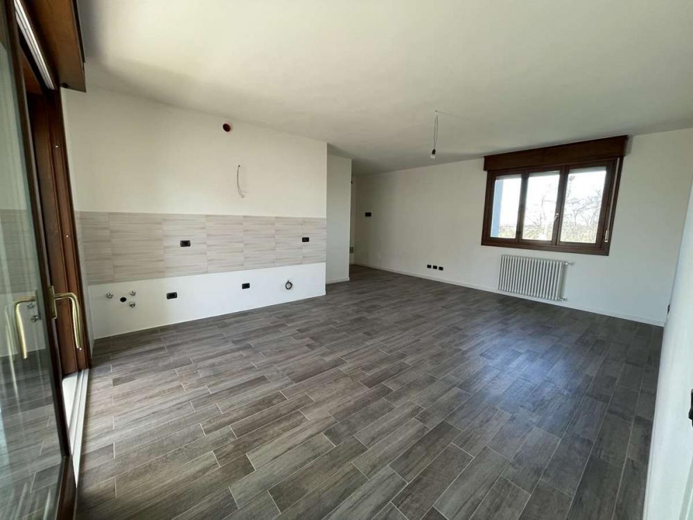 appartamento in vendita a Montechiarugolo in zona Basilicanova