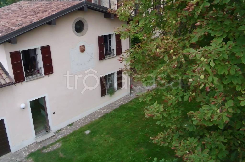 casa indipendente in vendita a Montechiarugolo in zona Monticelli Terme