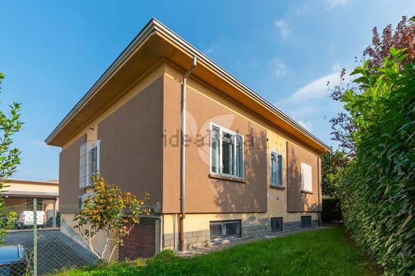 casa indipendente in vendita a Montechiarugolo