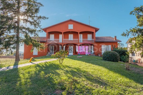 casa indipendente in vendita a Montechiarugolo in zona Piazza