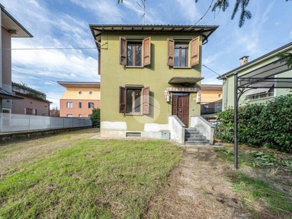 casa indipendente in vendita a Montechiarugolo in zona Monticelli Terme