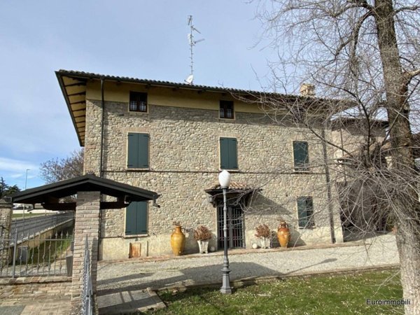 casa indipendente in vendita a Montechiarugolo in zona Basilicanova