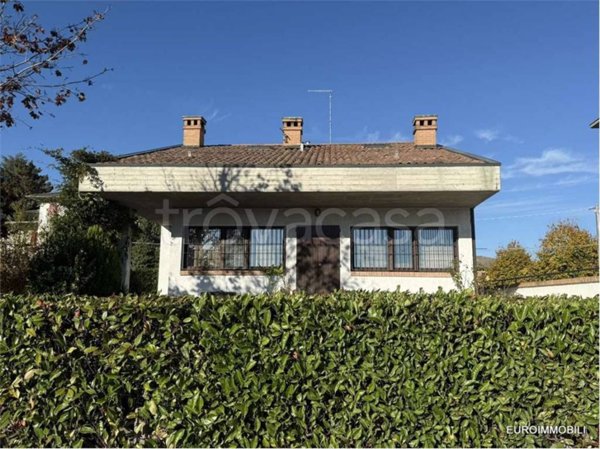 casa indipendente in vendita a Montechiarugolo in zona Basilicanova