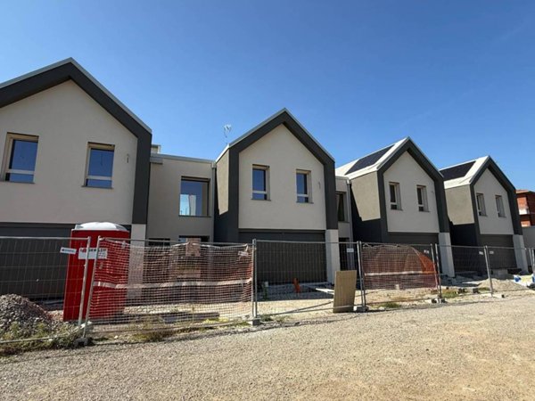 casa indipendente in vendita a Montechiarugolo in zona Basilicagoiano