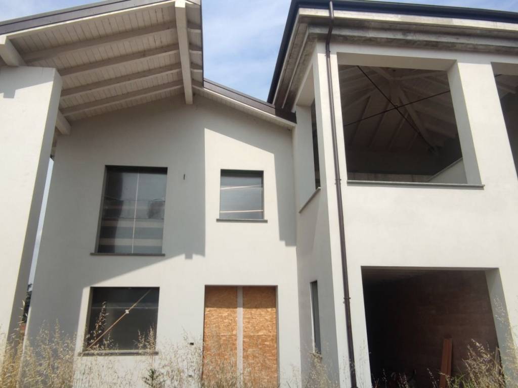 casa indipendente in vendita a Montechiarugolo in zona Monticelli Terme