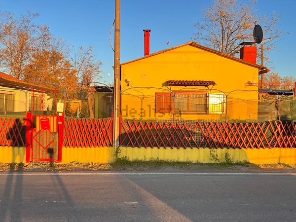 casa indipendente in vendita a Montechiarugolo