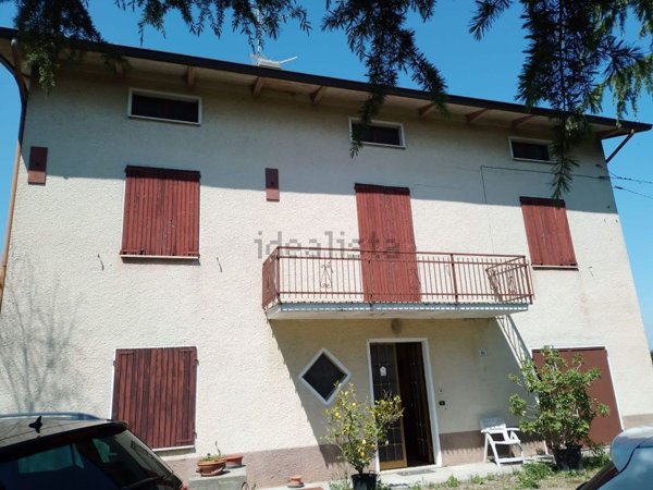 casa indipendente in vendita a Montechiarugolo in zona Castello