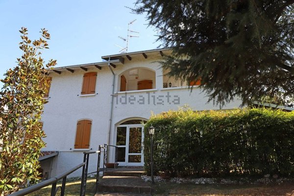 casa indipendente in vendita a Montechiarugolo in zona Piazza