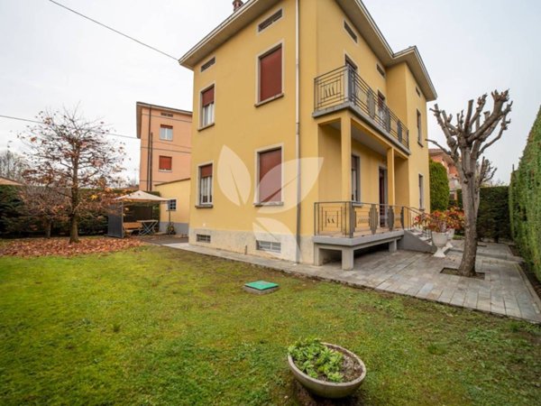 casa indipendente in vendita a Montechiarugolo in zona Basilicanova