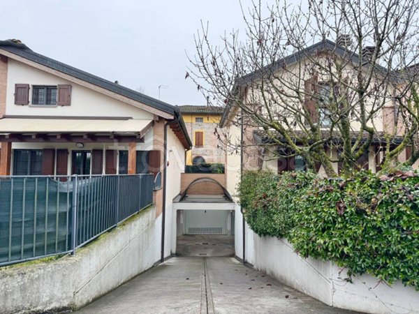 appartamento in vendita a Montechiarugolo in zona Monticelli Terme