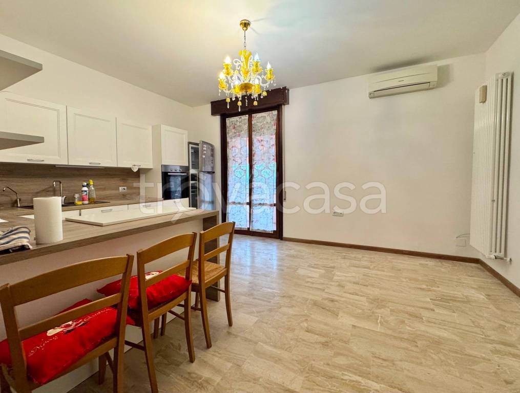 appartamento in vendita a Montechiarugolo in zona Monticelli Terme