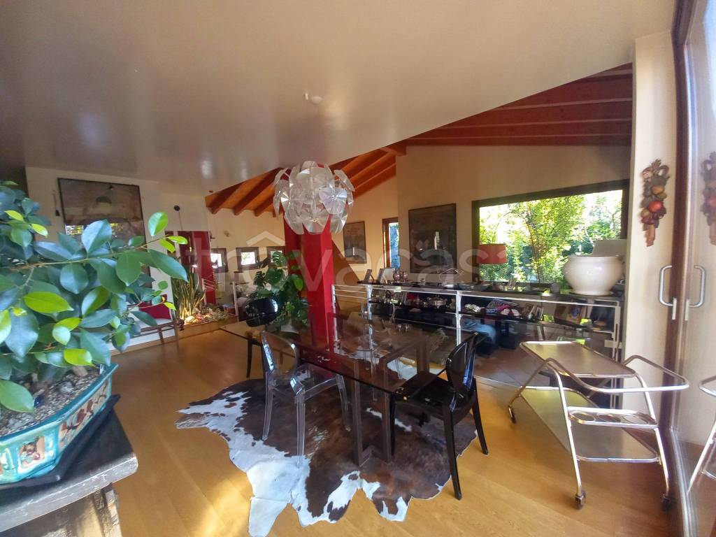 casa indipendente in vendita a Montechiarugolo