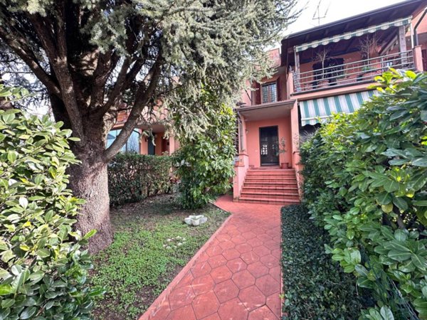 casa indipendente in vendita a Montechiarugolo in zona Monticelli Terme