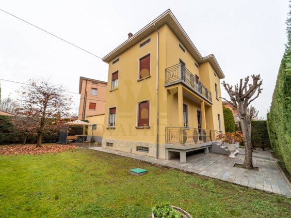 casa indipendente in vendita a Montechiarugolo in zona Basilicanova