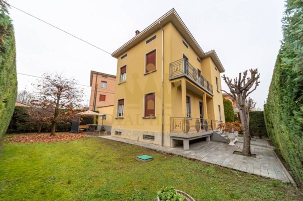 casa indipendente in vendita a Montechiarugolo in zona Basilicanova