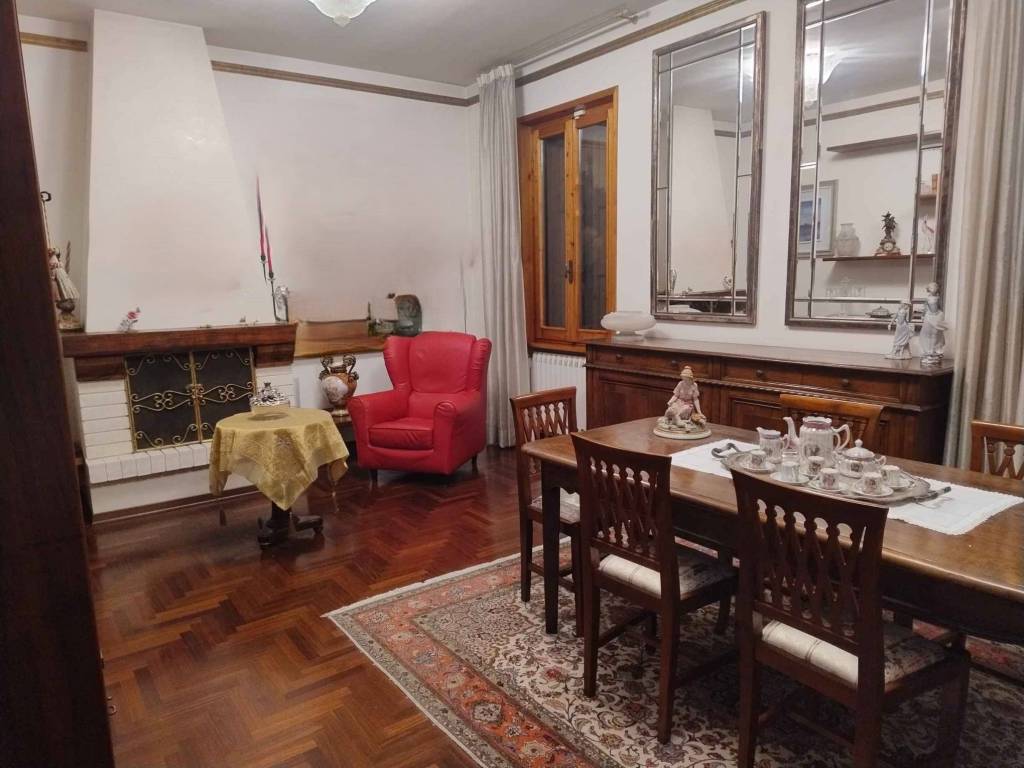 casa indipendente in vendita a Montechiarugolo