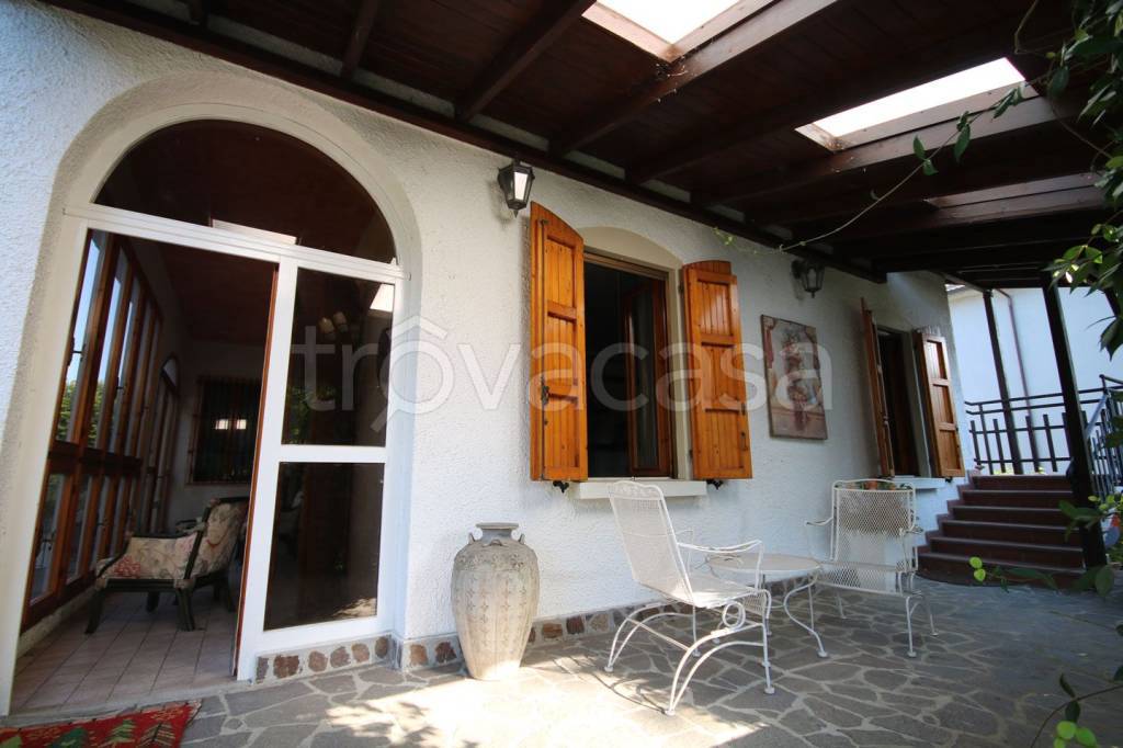 casa indipendente in vendita a Montechiarugolo in zona Monticelli Terme