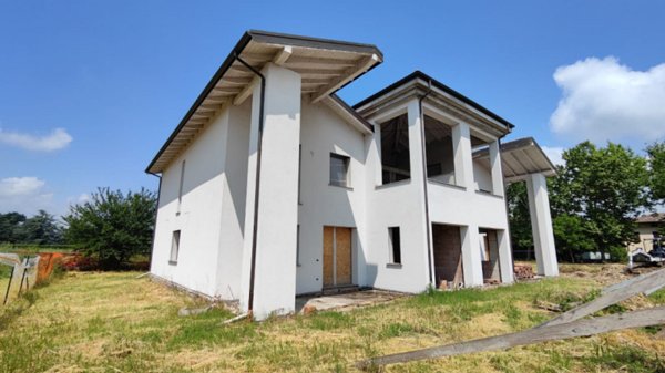 casa indipendente in vendita a Montechiarugolo in zona Monticelli Terme