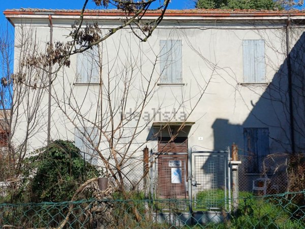 casa indipendente in vendita a Montechiarugolo in zona Basilicagoiano