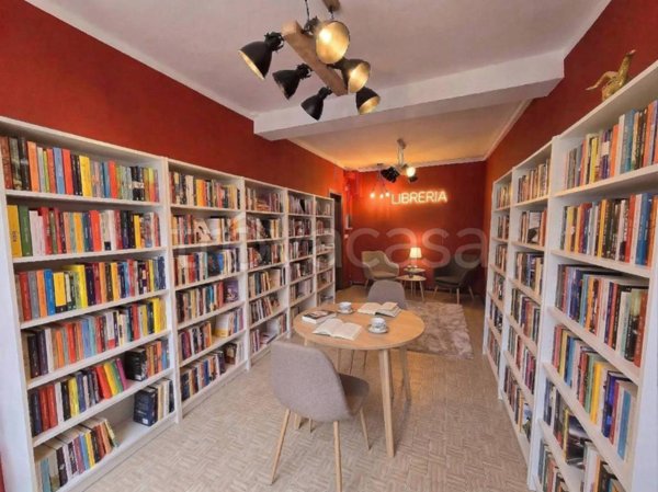 negozio in vendita a Montechiarugolo in zona Basilicanova