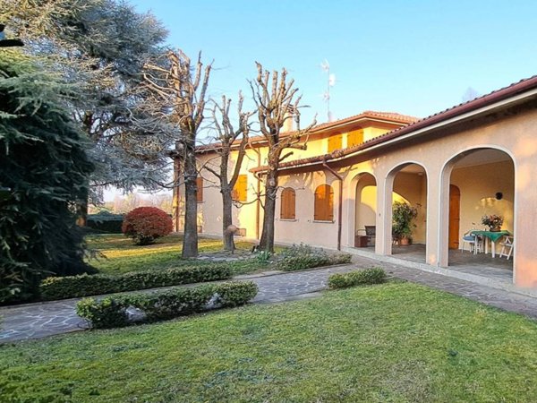 casa indipendente in vendita a Montechiarugolo in zona La Fratta