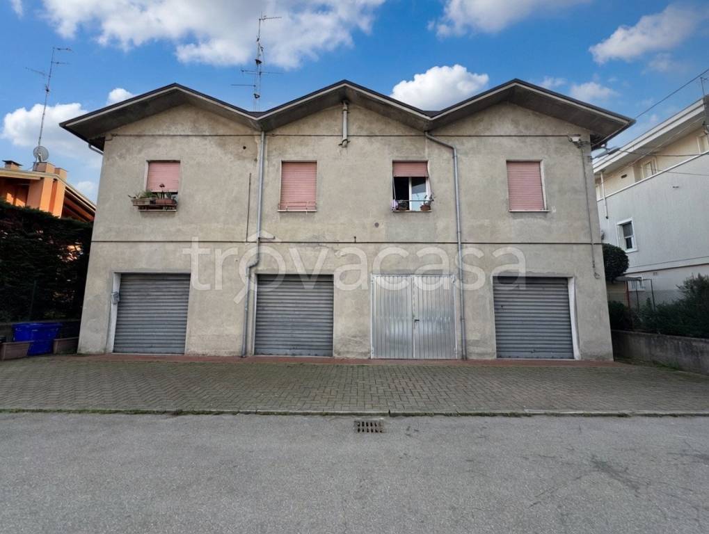 appartamento in vendita a Montechiarugolo in zona Basilicanova