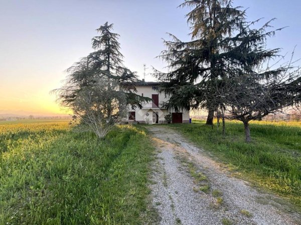 casa indipendente in vendita a Montechiarugolo in zona Tortiano
