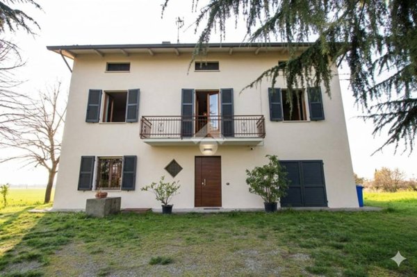 casa indipendente in vendita a Montechiarugolo in zona Tortiano