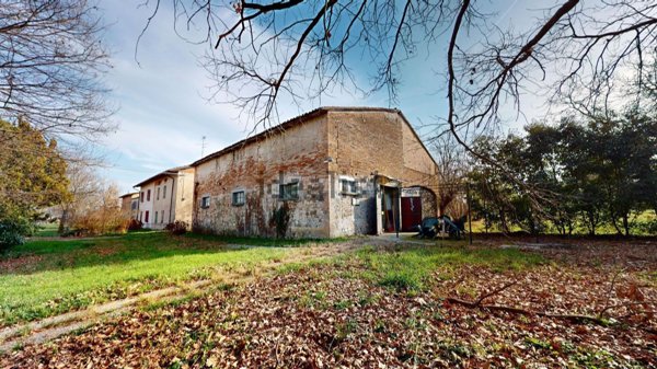 casa indipendente in vendita a Montechiarugolo in zona Monte