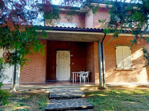 casa indipendente in vendita a Montechiarugolo