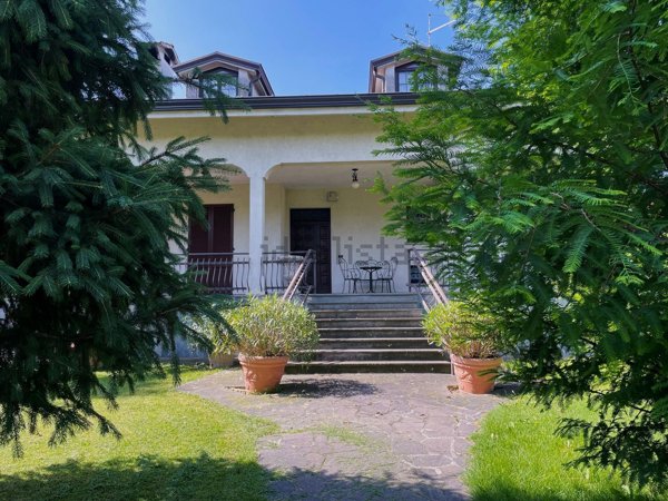 casa indipendente in vendita a Montechiarugolo in zona Basilicanova