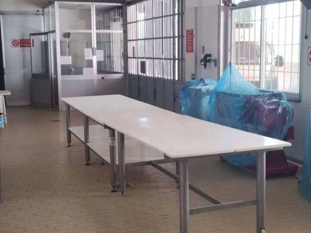 locale commerciale in vendita a Montechiarugolo in zona Basilicagoiano