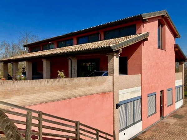 casa indipendente in vendita a Montechiarugolo