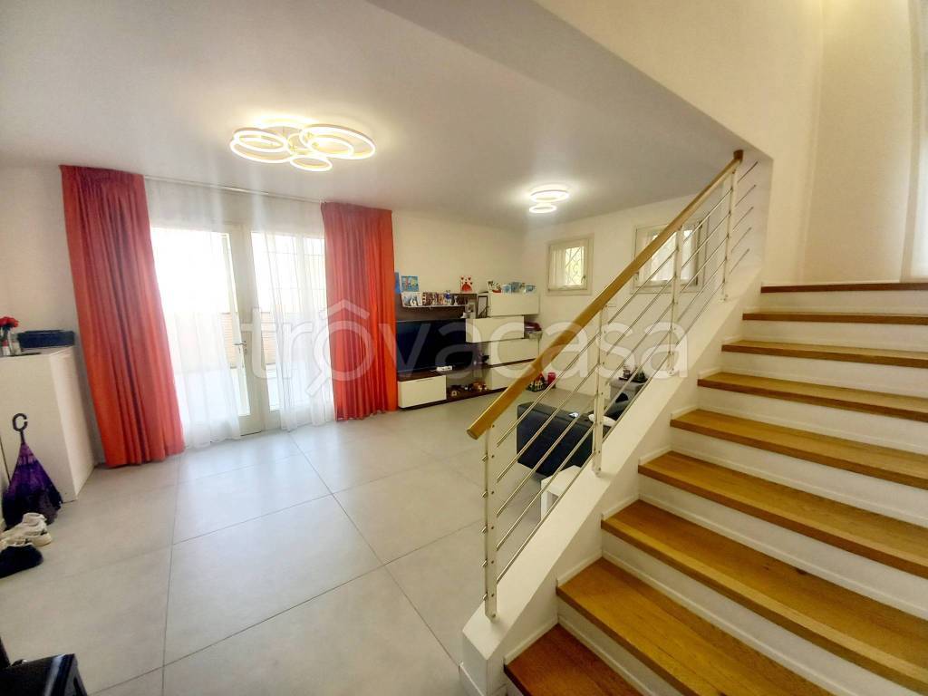 casa indipendente in vendita a Montechiarugolo in zona Monticelli Terme