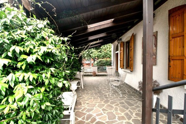 casa indipendente in vendita a Montechiarugolo in zona Piazza