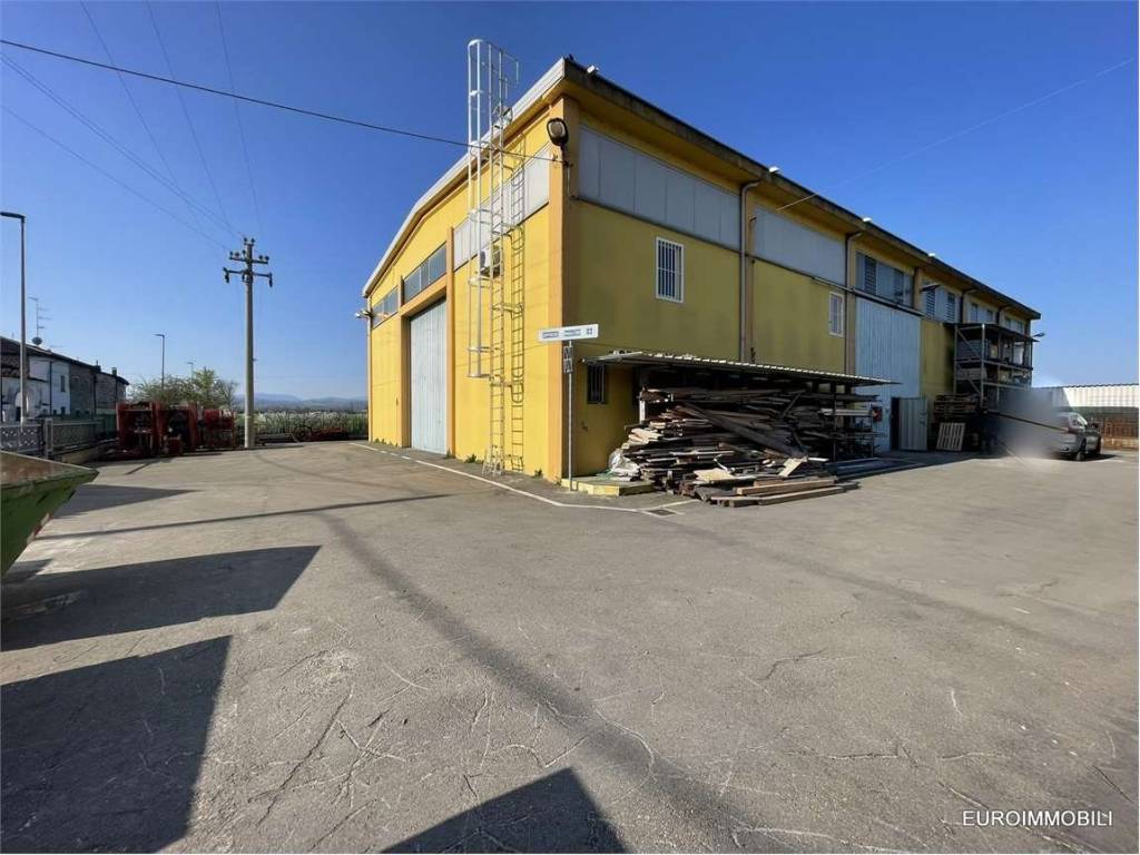appartamento in vendita a Montechiarugolo in zona Basilicanova