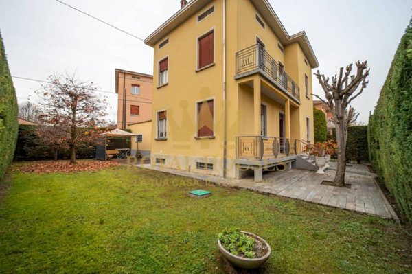 casa indipendente in vendita a Montechiarugolo in zona Basilicanova