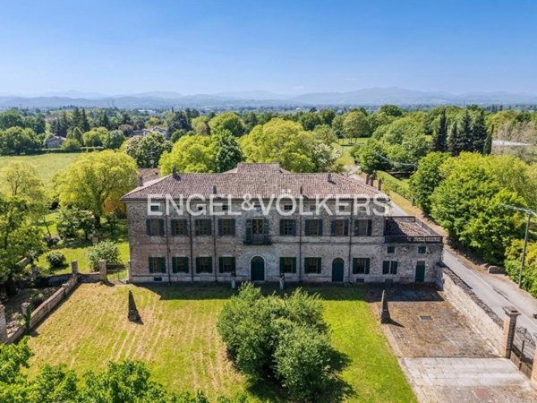 villa in vendita a Montechiarugolo in zona Monticelli Chiesa