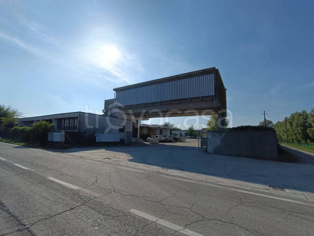 appartamento in vendita a Montechiarugolo in zona Piazza