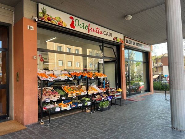 negozio in vendita a Montechiarugolo in zona Monticelli Terme
