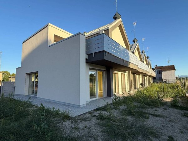 casa indipendente in vendita a Montechiarugolo in zona Monticelli Terme