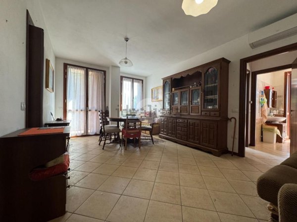appartamento in vendita a Montechiarugolo in zona Basilicagoiano